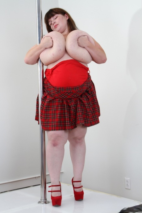 SSBBW Lexxxi Lux gets naked on a stripper platform after a POV blowjob