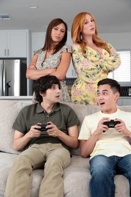 Lauren Phillips & Cassie Del Isla have group sex with gamer boys