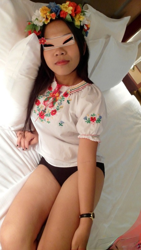 Petite Asian sex worker gets fucked by a visiting sex tourist