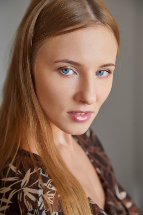 Blue-eyed teen Nimfa unveils her slim figure and flaunts her shaved love holes