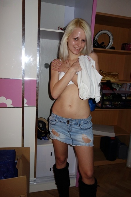Karups Private Collection performed by Denisa Peterson Sex Gallery